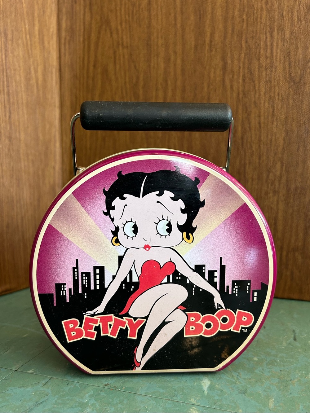 Vintage 1990’s Betty Boop Small Round City Scape Tin Collectible Lunch Box